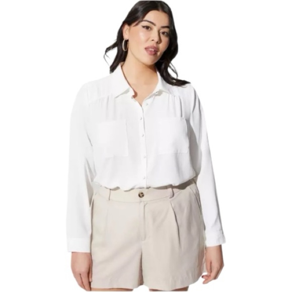 Torrid White Button-Up Blouse Size 2X (18-20)
